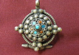 Small Tibetan Gao Pendant
